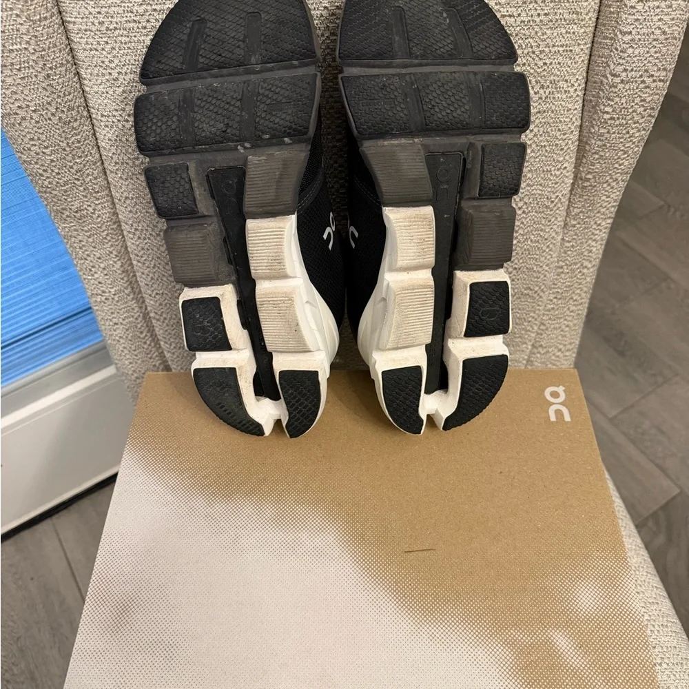 On Running Men's Black Cloudrunner Sneakers